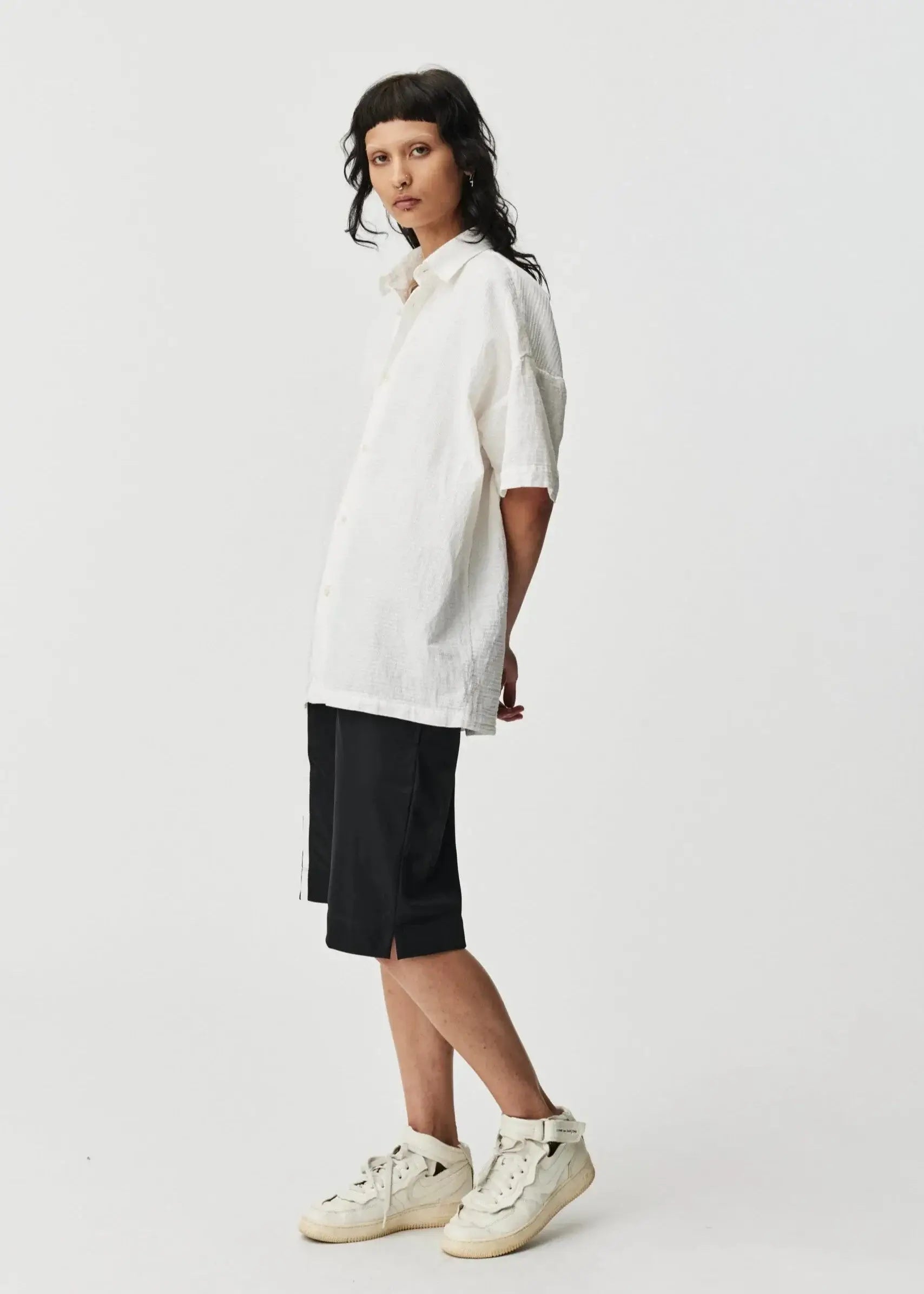 SURI-SHIRT_NATURAL-WHITE-Adnym-Atelier