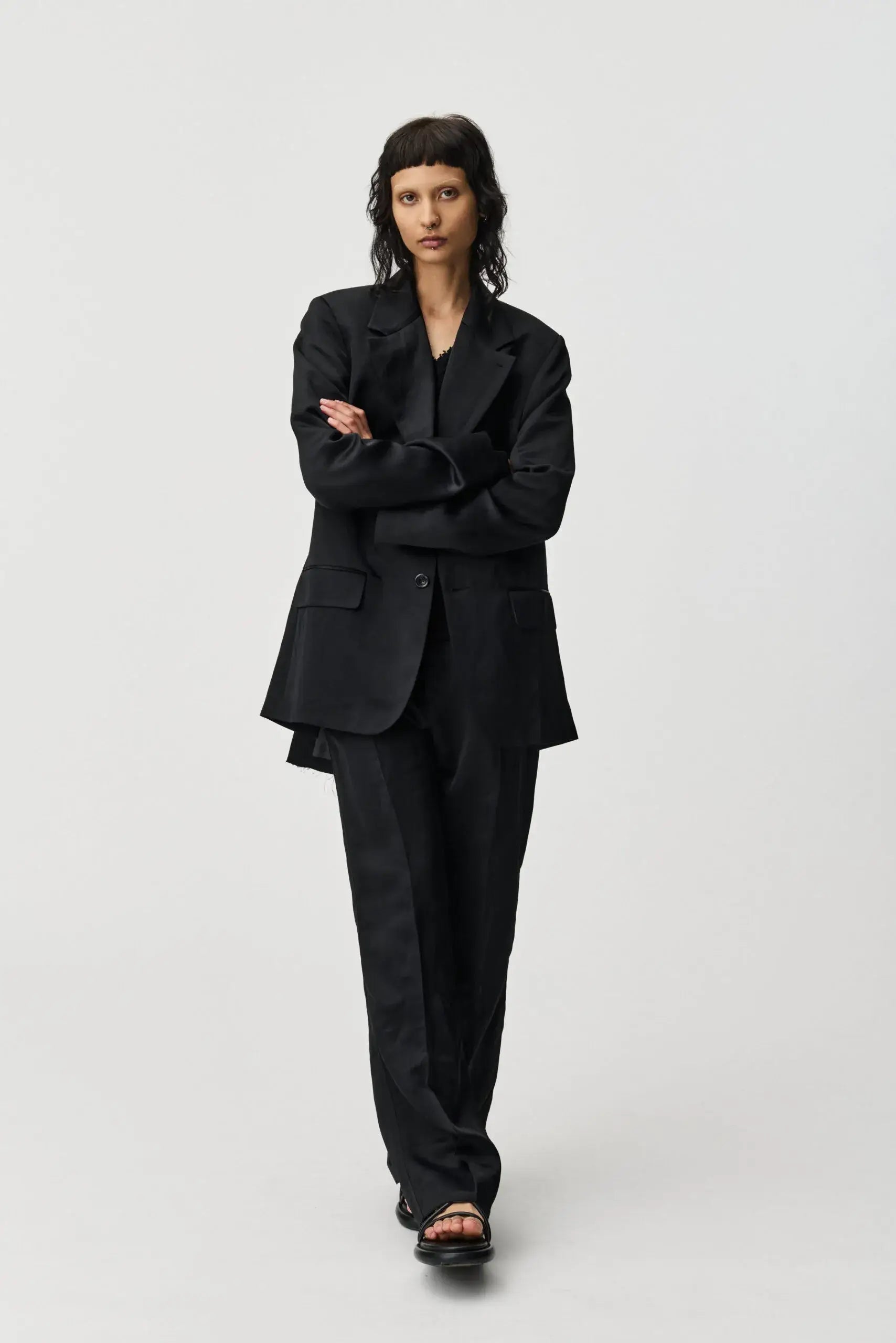 CYRUS-JACKET_BLACK-SATEEN-Adnym-Atelier