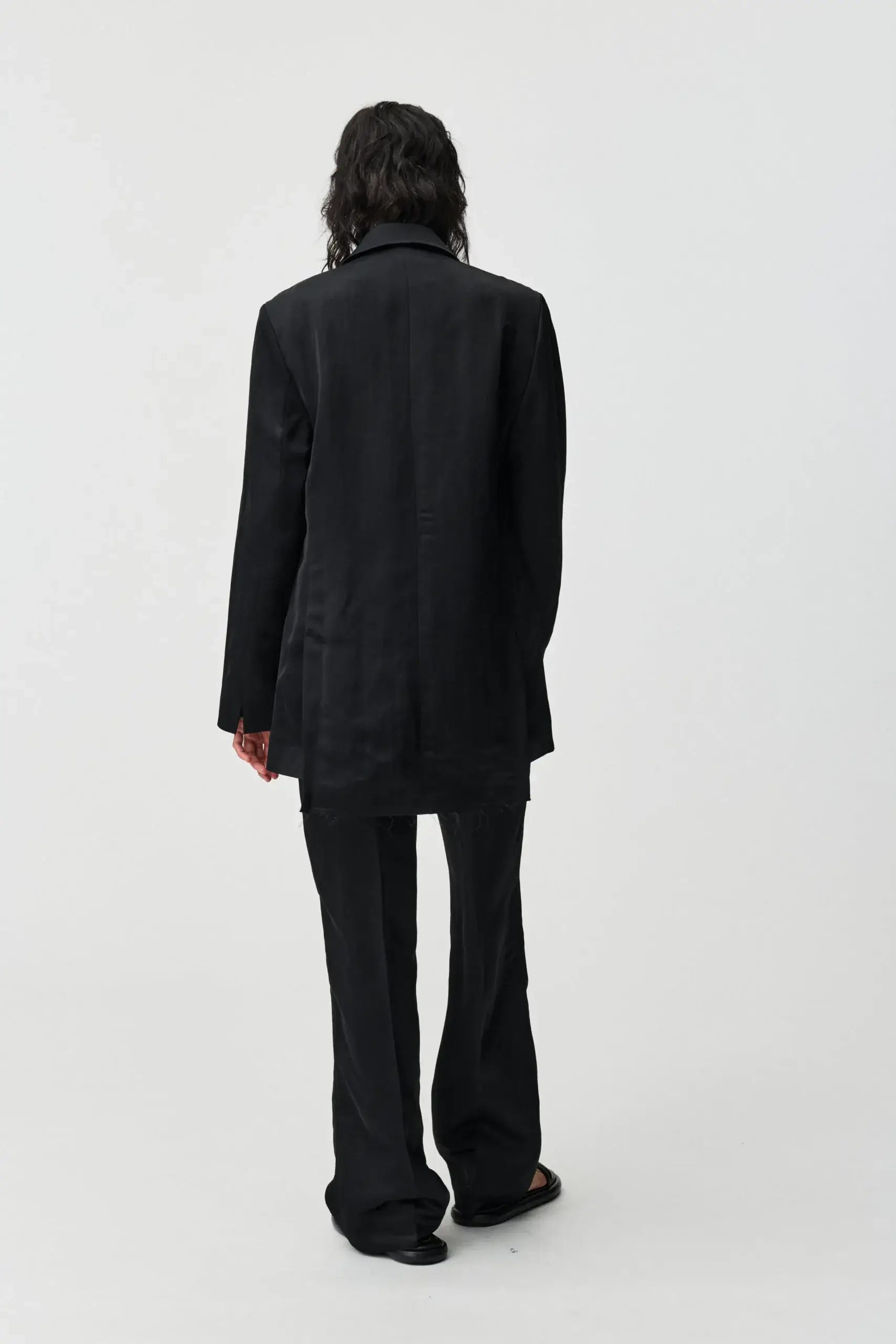 CYRUS-JACKET_BLACK-SATEEN-Adnym-Atelier
