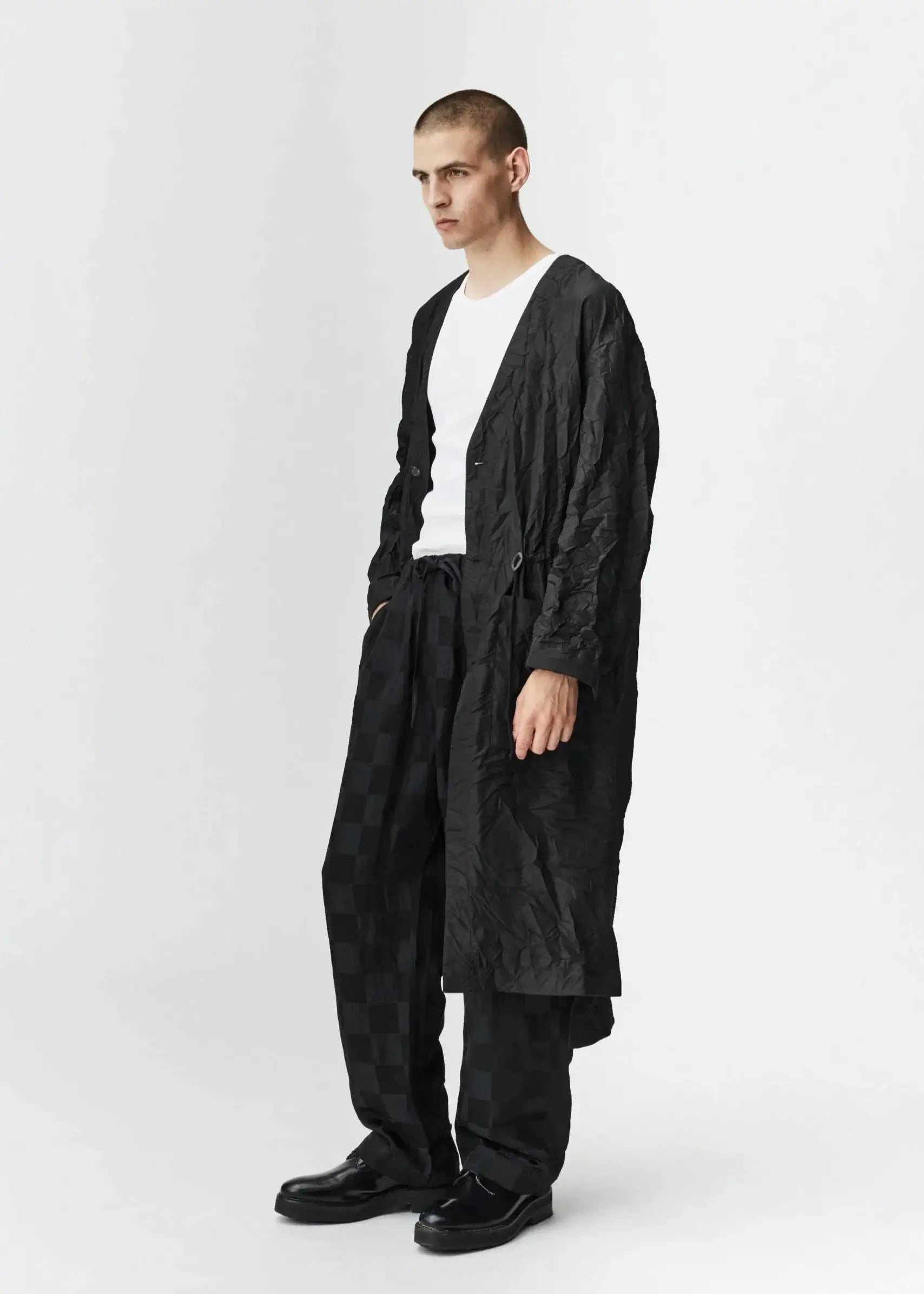 REZI-COAT_BLACK-CRINKLE-Adnym-Atelier