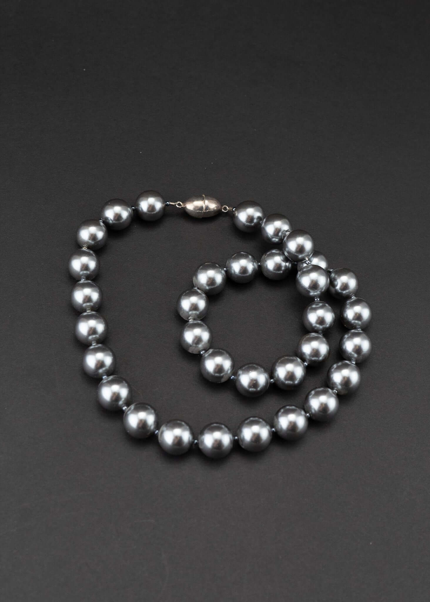 Shellperlenkette grau