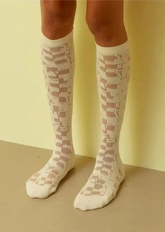 Henrik-Vibskov-Unboxing-Socks-Femme-Transparent-White