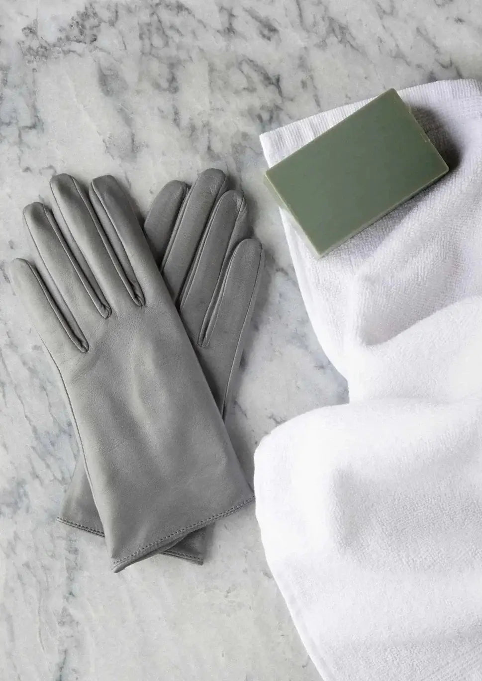 Handsome Stockholm_WASHABLE LEATHER GREY