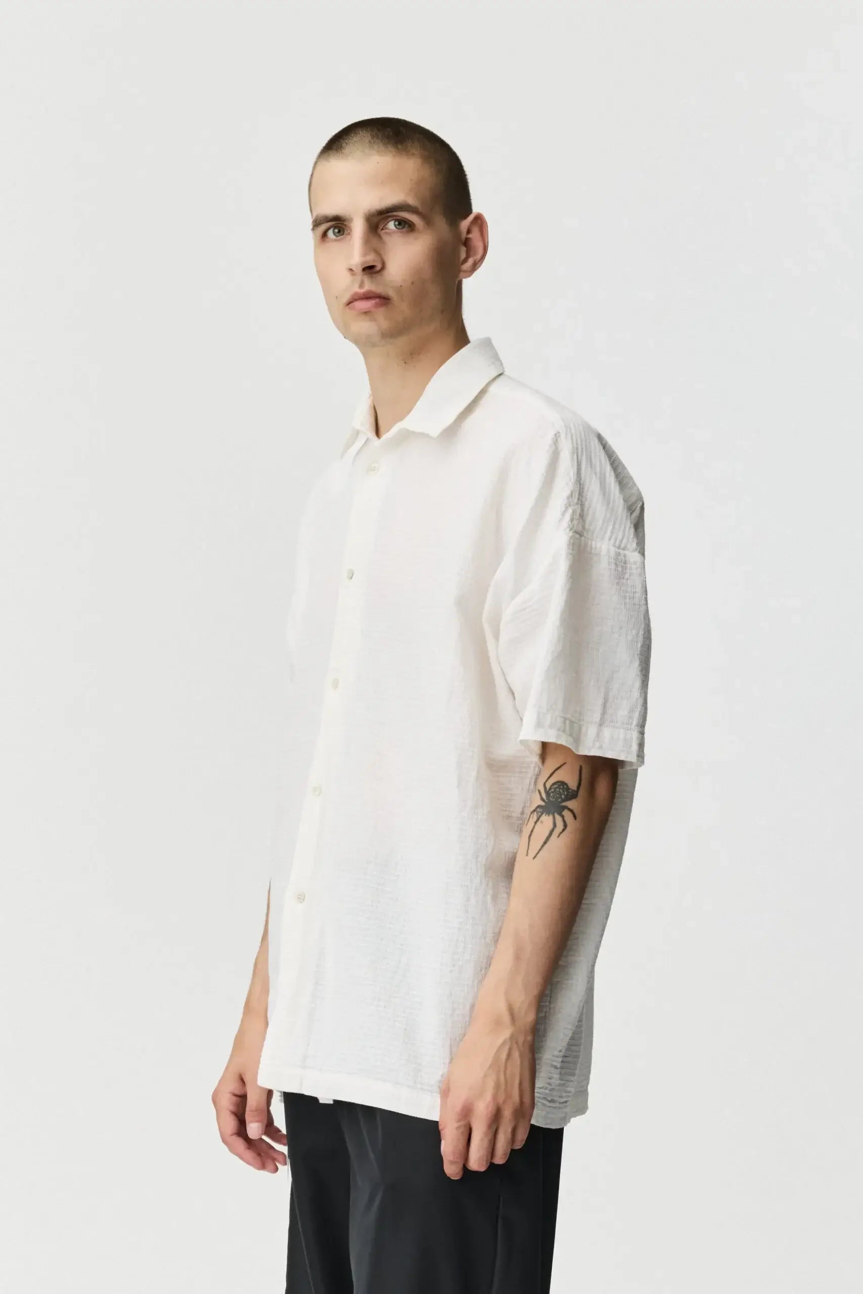 SURI-SHIRT_NATURAL-WHITE-Adnym-Atelier