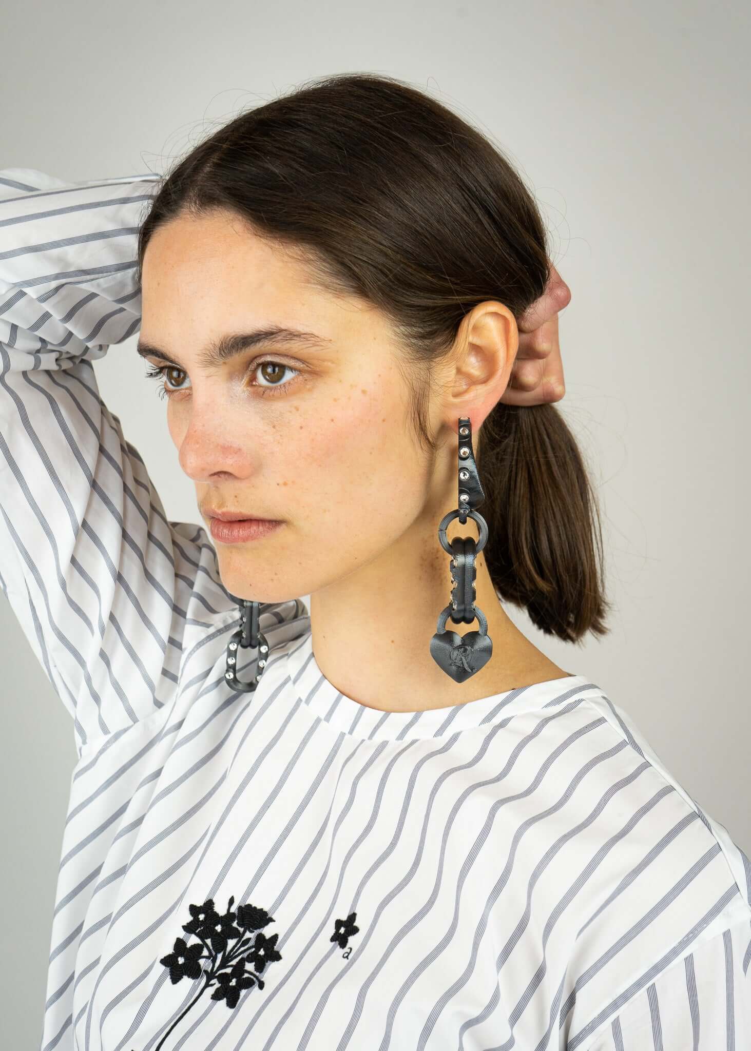 Stan Earrings Black Roussey