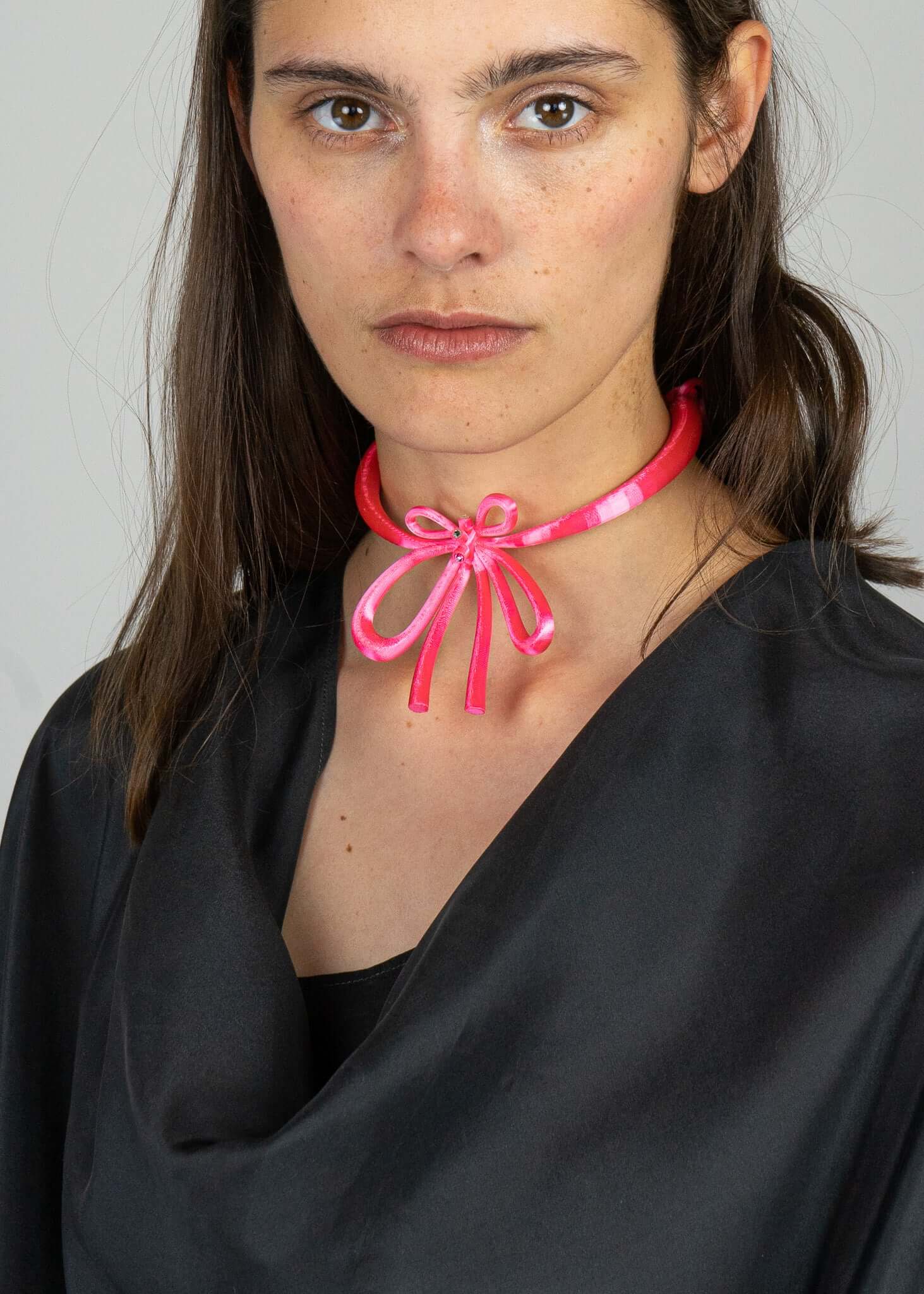 Wow Choker Shocking Pink Roussey