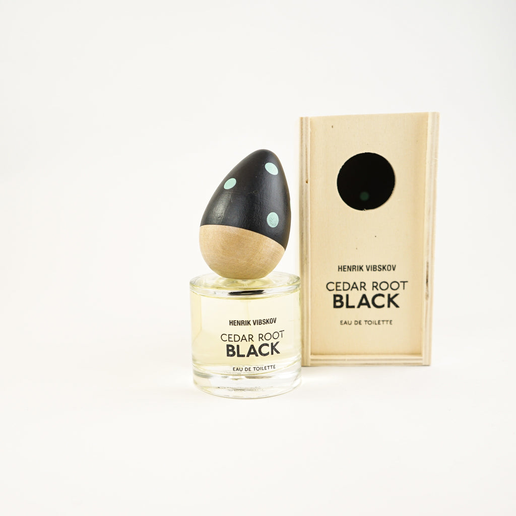 Cedar Root Black Parfum Henrik Vibskov